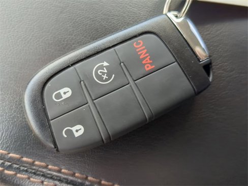 Used 2022 Jeep Compass Limited image 32