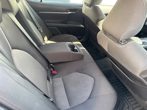 Used 2021 Toyota Camry LE image 4