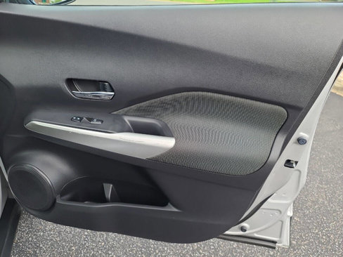 Used 2019 Nissan Kicks SV image 34