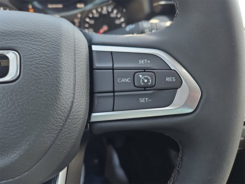 New 2025 Jeep Compass Latitude image 25