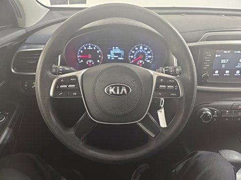 Used 2019 Kia Sorento LX image 9