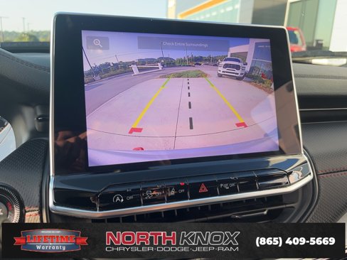 Used 2024 Jeep Compass Trailhawk image 11