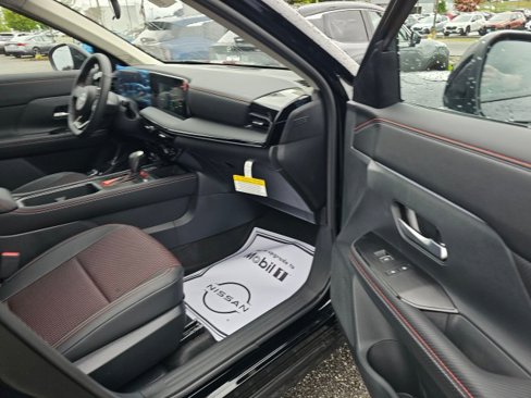 New 2025 Nissan Kicks SR w/ SR Premium Package image 11