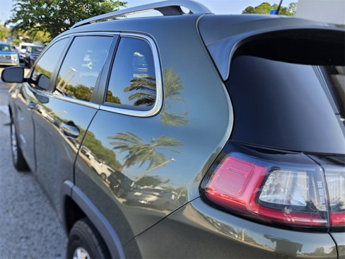 Used 2019 Jeep Cherokee Latitude Plus w/ Cold Weather Group image 8