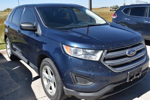 Used 2017 Ford Edge SE image 3