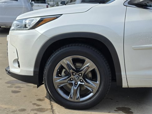 Used 2018 Toyota Highlander Limited Platinum image 8