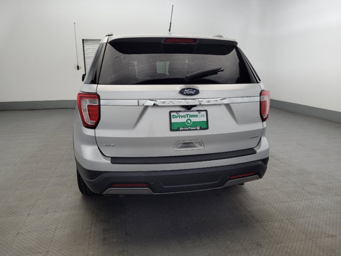 Used 2019 Ford Explorer XLT w/ Equipment Group 201A image 6