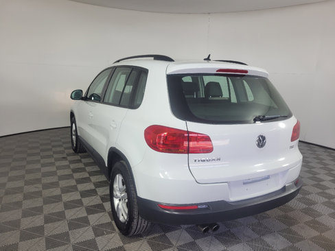 Used 2016 Volkswagen Tiguan S image 5