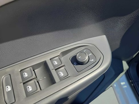 New 2025 Volkswagen Taos S image 12
