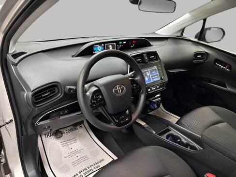 Used 2021 Toyota Prius L Eco image 17