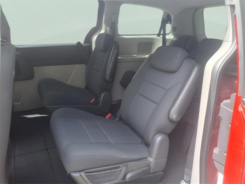 Used 2010 Dodge Grand Caravan SE image 9
