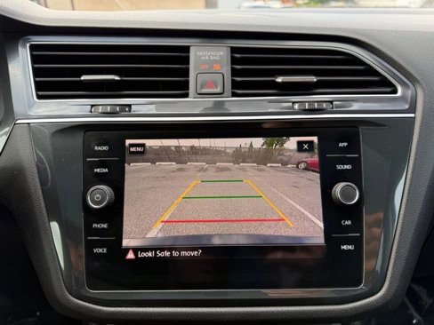 Used 2020 Volkswagen Tiguan SE R-Line image 37