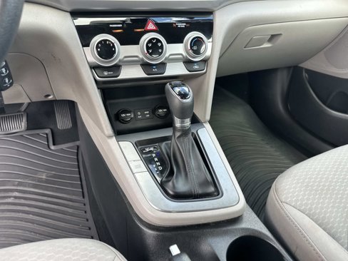 Used 2019 Hyundai Elantra SEL image 24