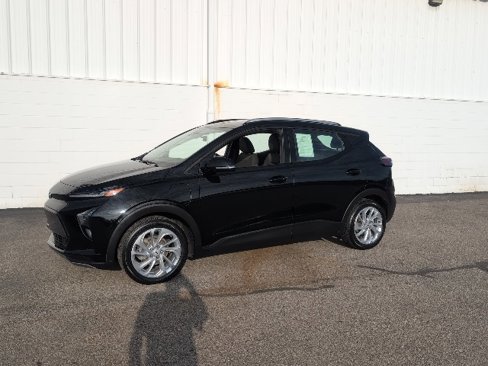 Used 2023 Chevrolet Bolt EUV LT w/ Comfort Package image 2