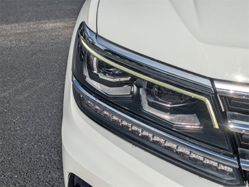 Used 2020 Volkswagen Tiguan SEL Premium R-Line image 10