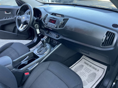 Used 2011 Kia Sportage LX w/ Convenience Pkg image 12