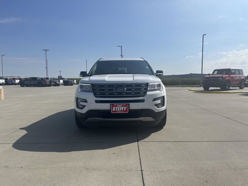 Used 2017 Ford Explorer XLT w/ Equipment Group 202A image 13