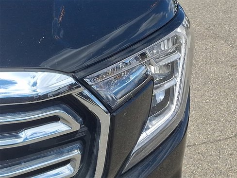 Used 2023 GMC Terrain SLT image 9