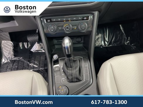 Certified 2021 Volkswagen Tiguan SE w/ Panoramic Sunroof Package image 22