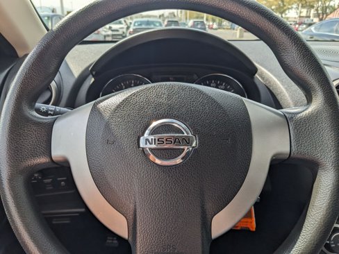 Used 2014 Nissan Rogue S image 17