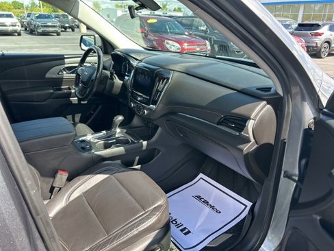 Used 2020 Chevrolet Traverse LT image 39