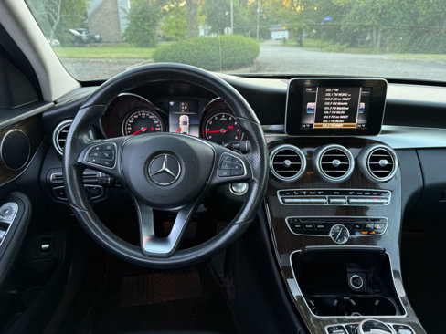 Used 2018 Mercedes-Benz C 300 4MATIC Sedan image 9