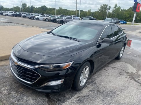 Used 2020 Chevrolet Malibu LS image 2