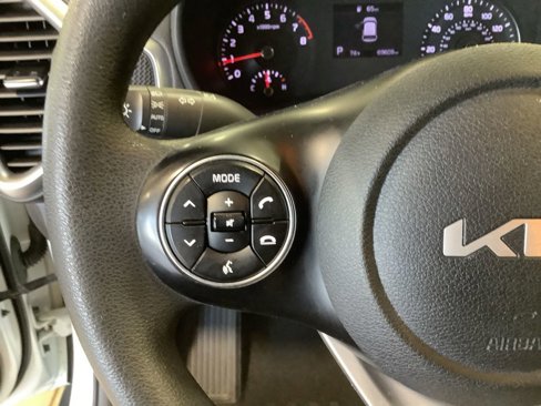 Used 2022 Kia Soul LX image 9
