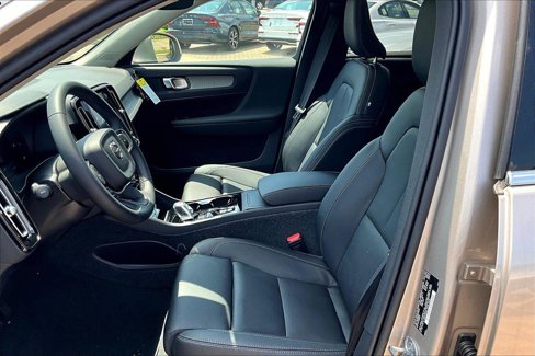 New 2024 Volvo XC40 B5 Plus w/ Protection Package Premier image 13