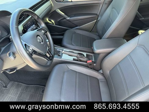 Used 2020 Volkswagen Passat 2.0T SE image 10