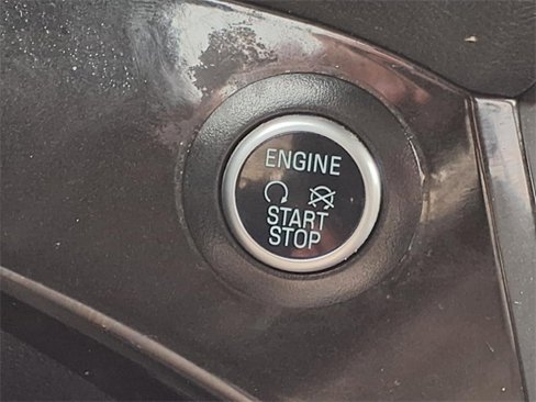 Used 2017 Ford Escape Titanium image 16