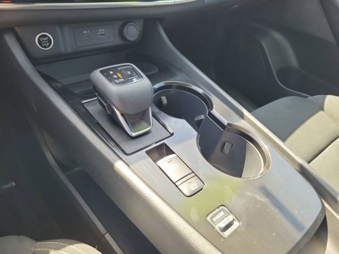 Used 2023 Nissan Rogue S image 29