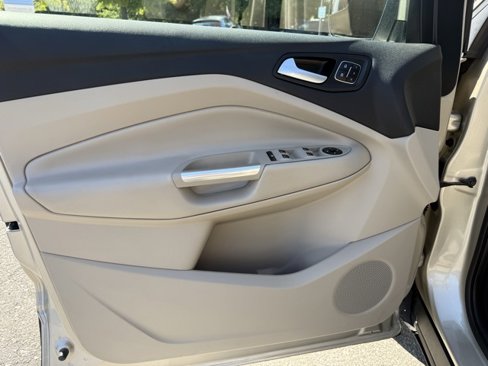 Used 2018 Ford Escape Titanium image 12
