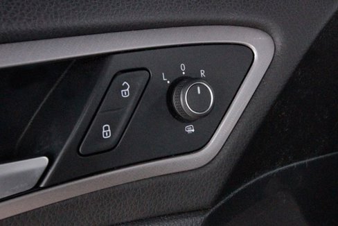Used 2016 Volkswagen e-Golf SEL Premium w/ Driver Assistance Package image 16