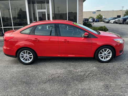 Used 2017 Ford Focus SE w/ Cold Weather Package image 7