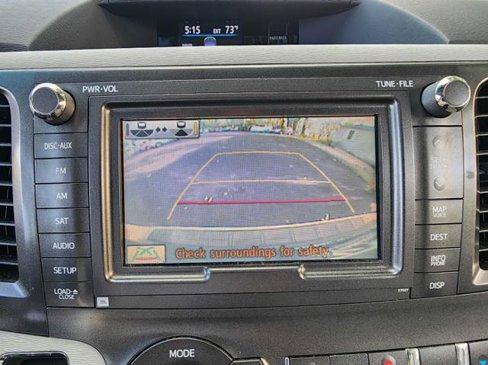 Used 2012 Toyota Sienna XLE image 28