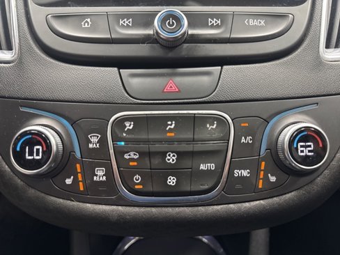Used 2019 Chevrolet Malibu LT image 17