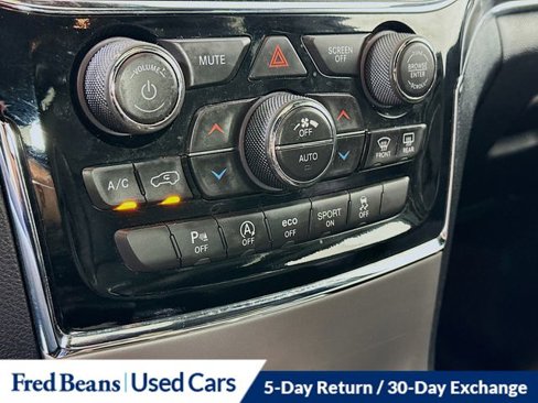 Used 2019 Jeep Grand Cherokee Limited image 18