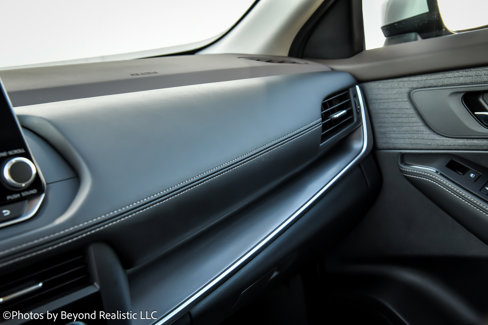 Used 2023 Nissan Rogue SV image 46