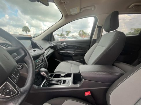 Used 2019 Ford Escape SE image 10