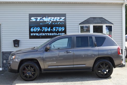 Used 2017 Jeep Compass Latitude image 2