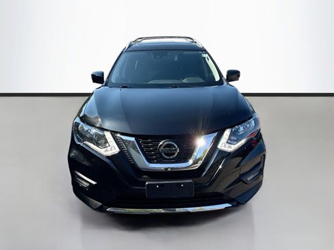 Used 2020 Nissan Rogue SV w/ Sun & Sound Touring Package image 2