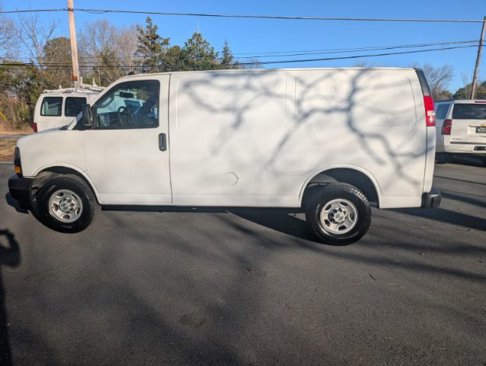 Used 2022 Chevrolet Express 2500 w/ Driver Convenience Package image 3