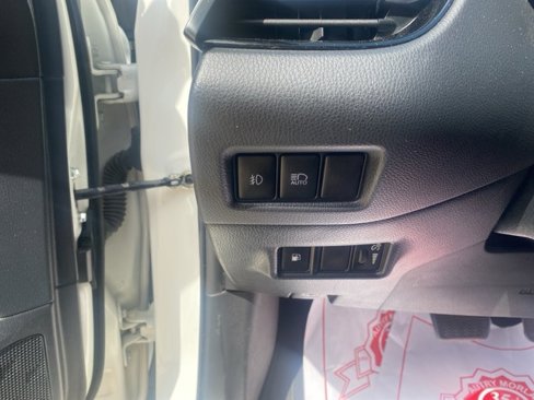 Used 2018 Toyota C-HR XLE image 19