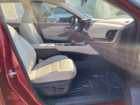 Used 2023 Nissan Rogue SL image 19