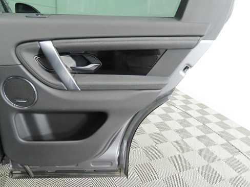 Used 2024 Land Rover Discovery Sport S image 27