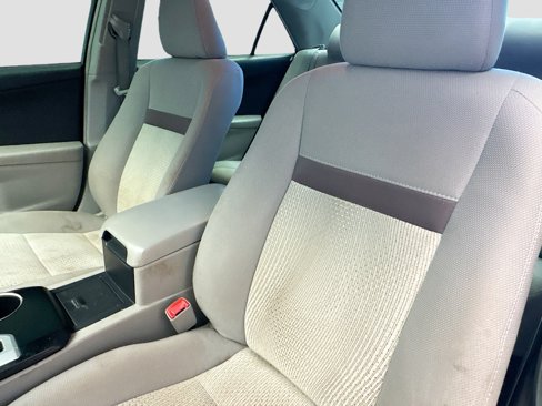Used 2014 Toyota Camry LE image 10
