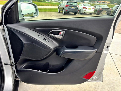 Used 2015 Hyundai Tucson Limited w/ Option Group 03 image 26