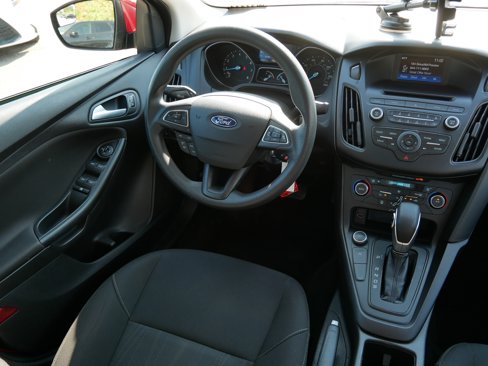 Used 2017 Ford Focus SE image 9