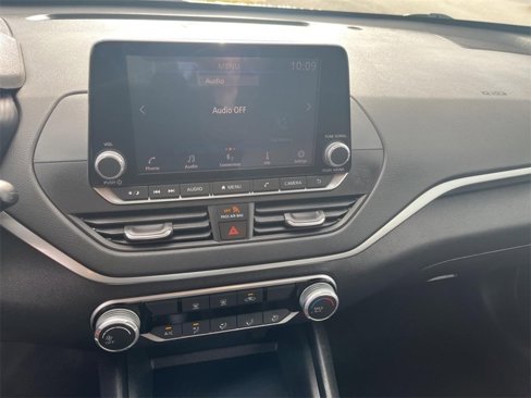 Used 2022 Nissan Altima 2.5 SV image 17